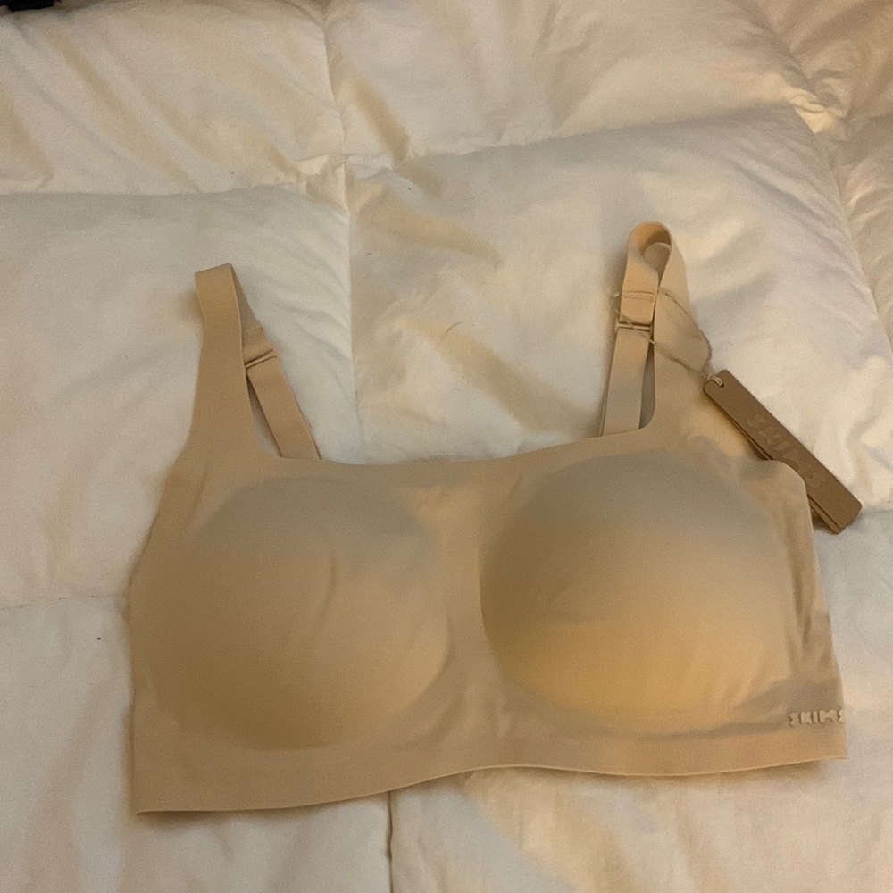 Skims bra